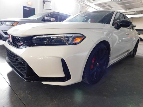 Used 2024 Honda Civic Type R image 5