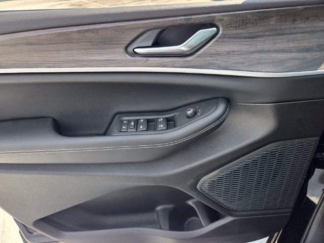 New 2027 Jeep Grand Cherokee Altitude RWD image 27