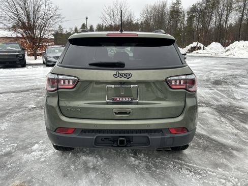 Used 2021 Jeep Compass Latitude w/ Driver Assistance Group image 4