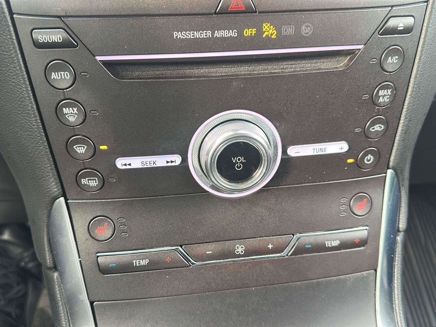 Used 2019 Ford Edge Titanium w/ Cold Weather Package AWD/4WD image 21
