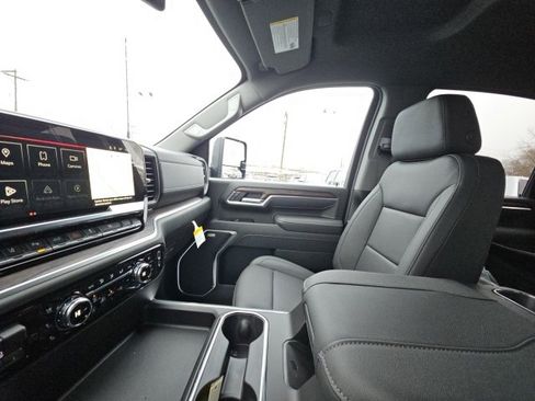 New 2026 GMC Sierra 2500 SLT w/ SLT Convenience Package image 42