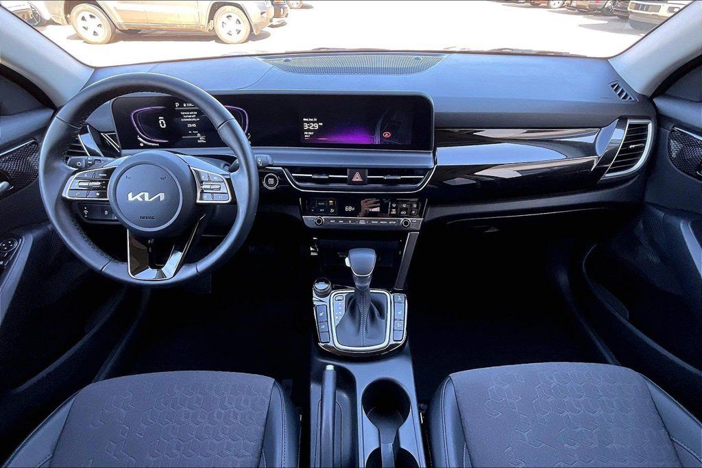 Used 2026 Kia Seltos S AWD/4WD image 15