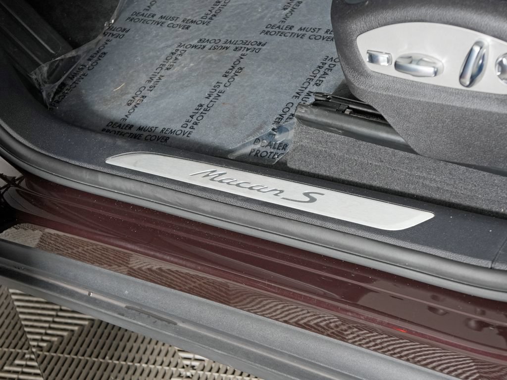 Certified 2026 Porsche Macan S AWD/4WD image 20
