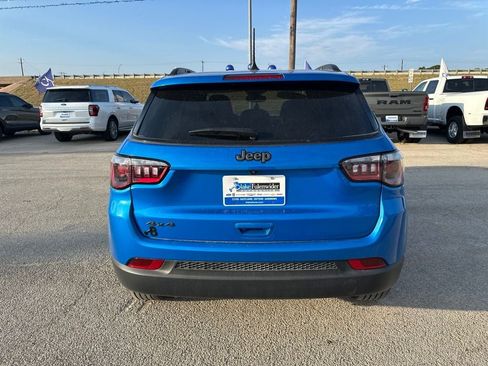 Used 2026 Jeep Compass Latitude AWD/4WD image 7