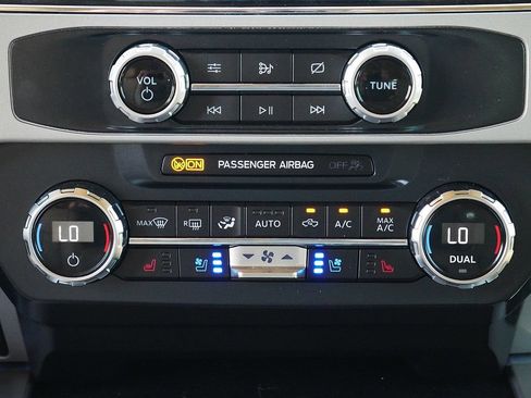Used 2022 Ford F250 Lariat w/ Lariat Value Package AWD/4WD image 24