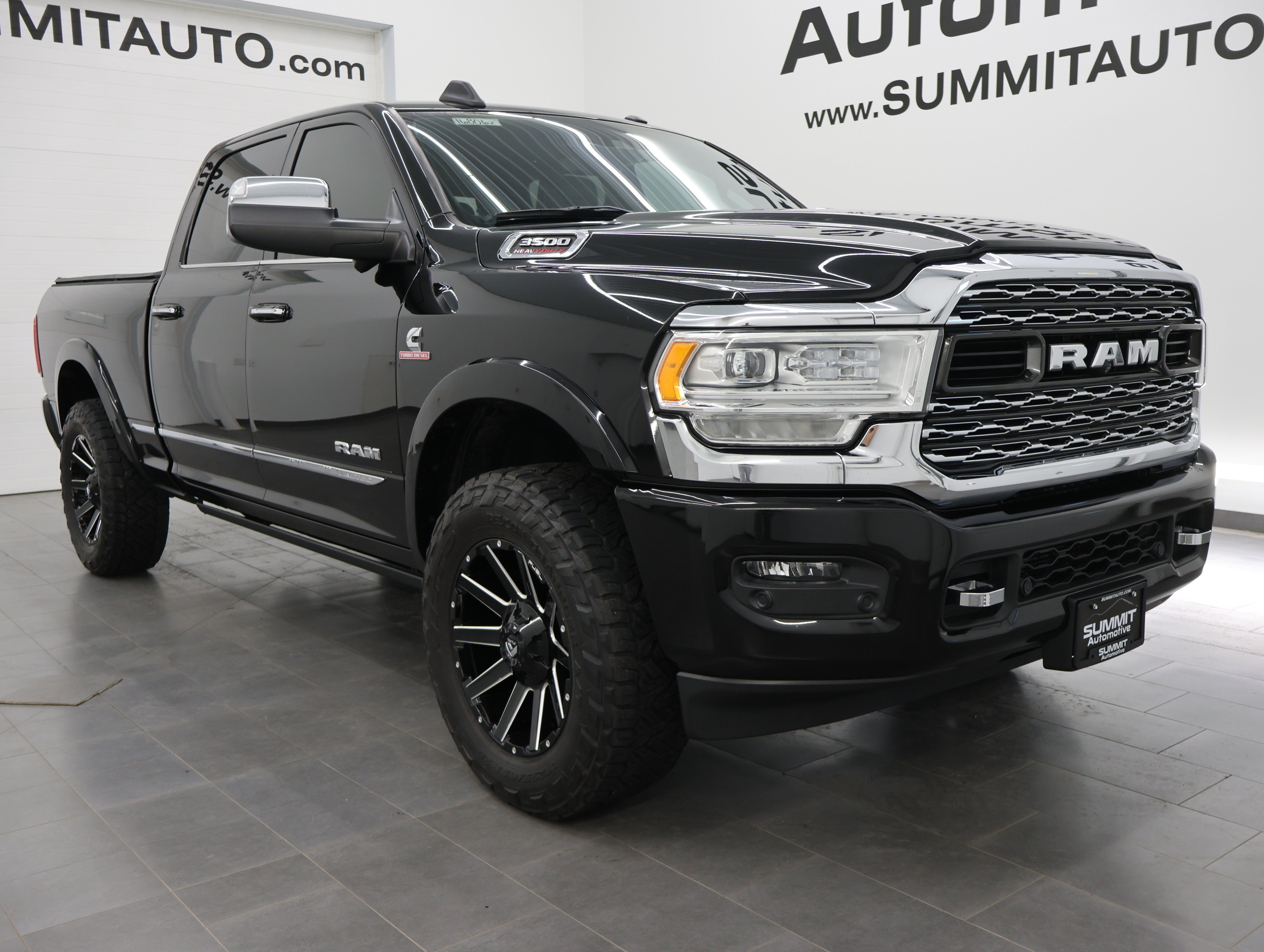 Used 2019 RAM 3500 Limited AWD/4WD image 2