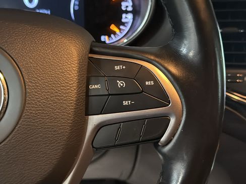 Used 2020 Jeep Grand Cherokee Altitude AWD/4WD image 13