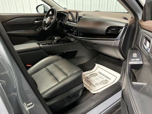 Used 2023 Nissan Rogue SL image 7