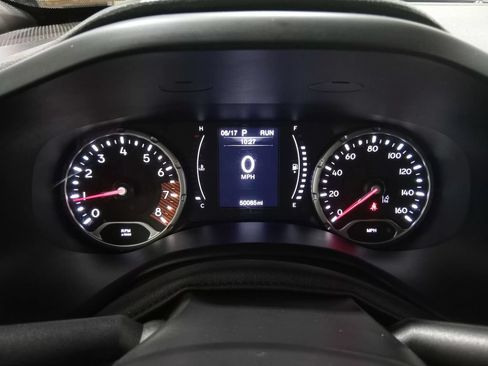 Used 2023 Jeep Renegade Latitude AWD/4WD image 19