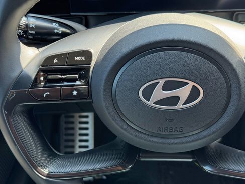 Used 2025 Hyundai Elantra SEL FWD image 20