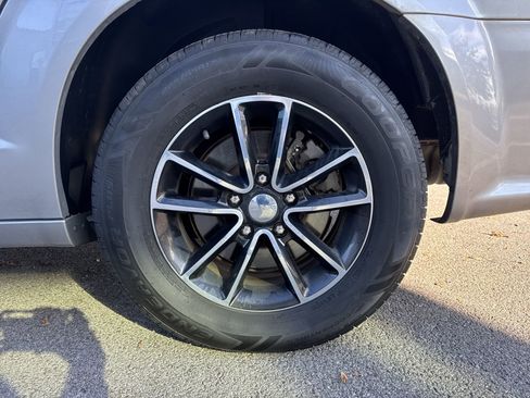 Used 2018 Dodge Grand Caravan SE image 31