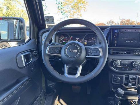 Used 2024 Jeep Wrangler Unlimited Sahara image 11