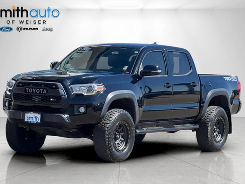 Used 2019 Toyota Tacoma TRD Off-Road AWD/4WD image 9