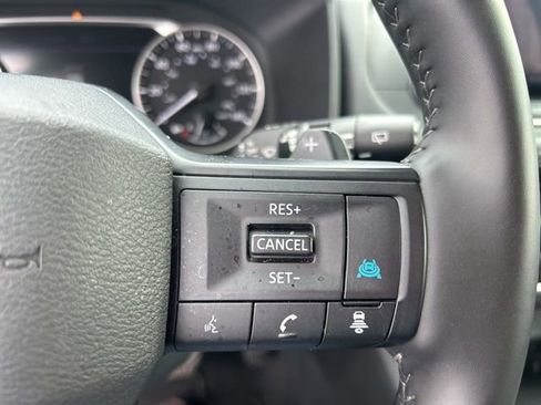 Used 2025 Nissan Rogue SV image 19