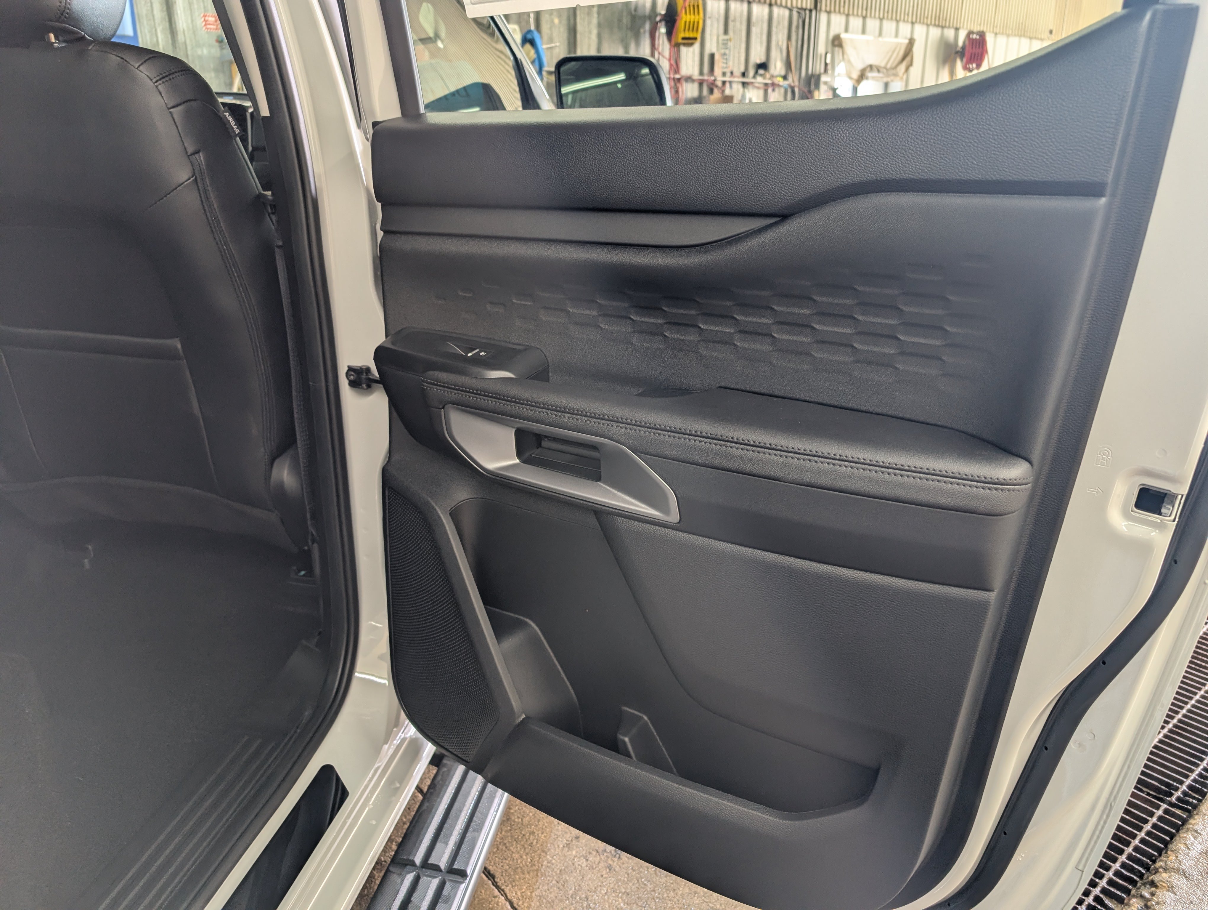 New 2026 Ford Ranger Lariat w/ Black Appearance Package AWD/4WD image 6