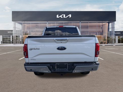 Used 2017 Ford F150 Lariat w/ Equipment Group 502A Luxury image 5