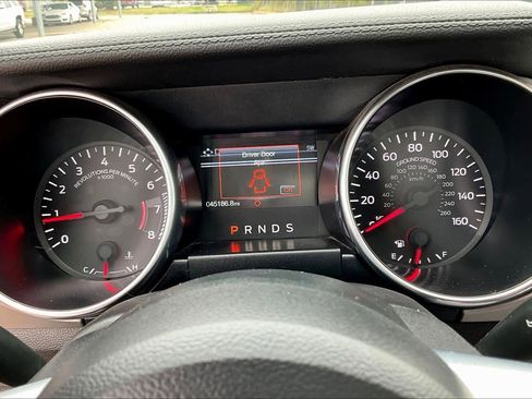 Used 2022 Ford Mustang Premium image 40