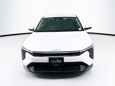 Used 2025 Kia K4 LXS image 2