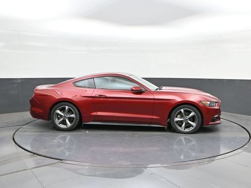 Used 2016 Ford Mustang Coupe w/ Equipment Group 051A RWD image 18