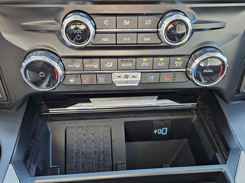Used 2024 Ford F250 Lariat w/ Chrome Package image 22
