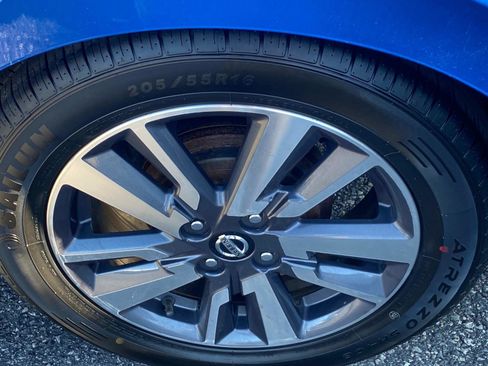 Used 2020 Nissan Versa SV image 23