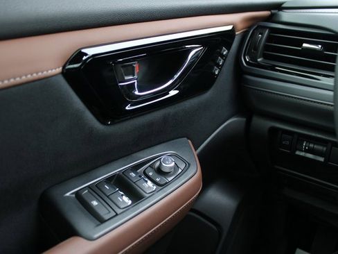 Used 2025 Subaru Forester Touring w/ Popular Package - Touring image 27