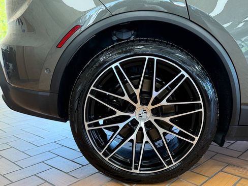 Used 2024 Porsche Macan 4 Electric AWD/4WD image 12