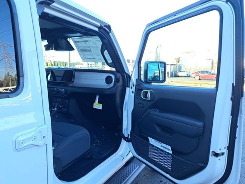 New 2026 Jeep Gladiator Sport image 16