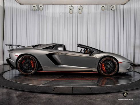 Used 2019 Lamborghini Aventador S AWD/4WD image 32
