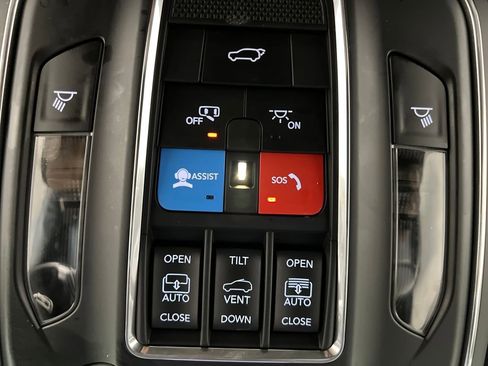 Used 2024 Jeep Grand Cherokee L Limited w/ Luxury Tech Group II image 73