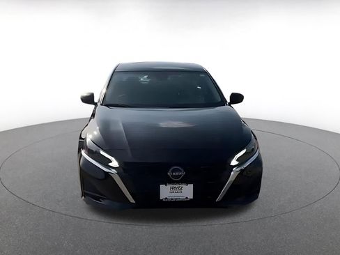Used 2025 Nissan Altima 2.5 SV FWD image 4