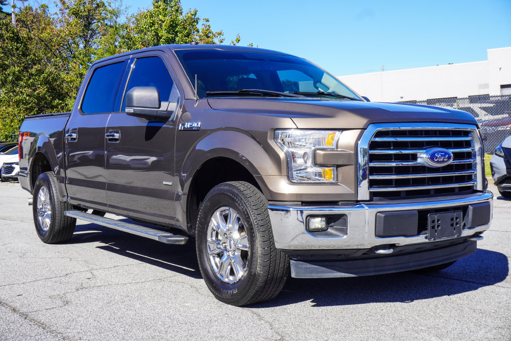 Used 2017 Ford F150 XLT w/ Equipment Group 301A Mid AWD/4WD image 5