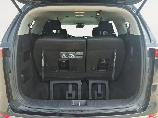 Used 2024 Kia Carnival EX FWD image 22