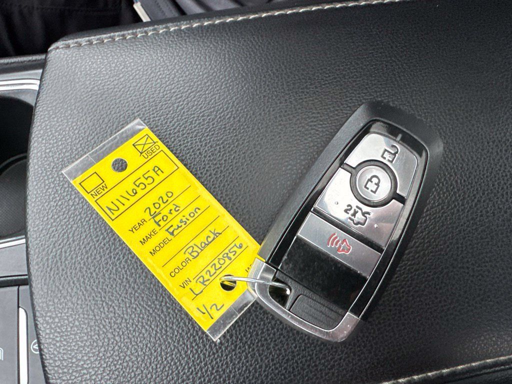 Used 2020 Ford Fusion SE FWD image 26