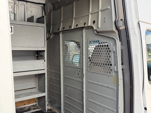 Used 2018 Nissan NV 2500 SV w/ Navigation Package image 17