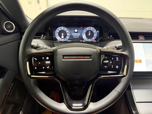 Used 2024 Land Rover Range Rover Evoque S AWD/4WD image 11