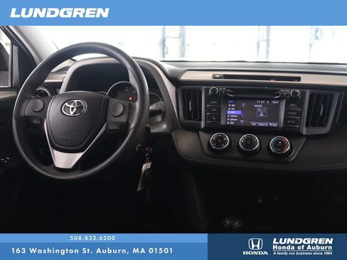 Used 2016 Toyota RAV4 LE AWD/4WD image 4