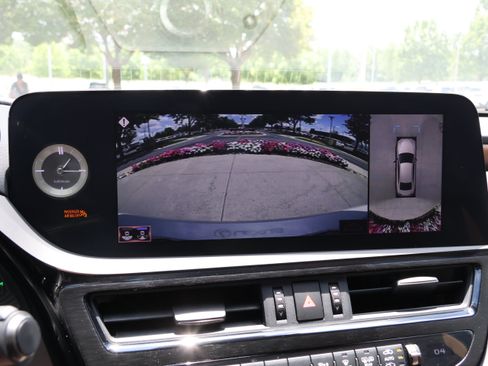 Used 2022 Lexus ES 350 Ultra Luxury w/ Accessory Package 2 FWD image 26