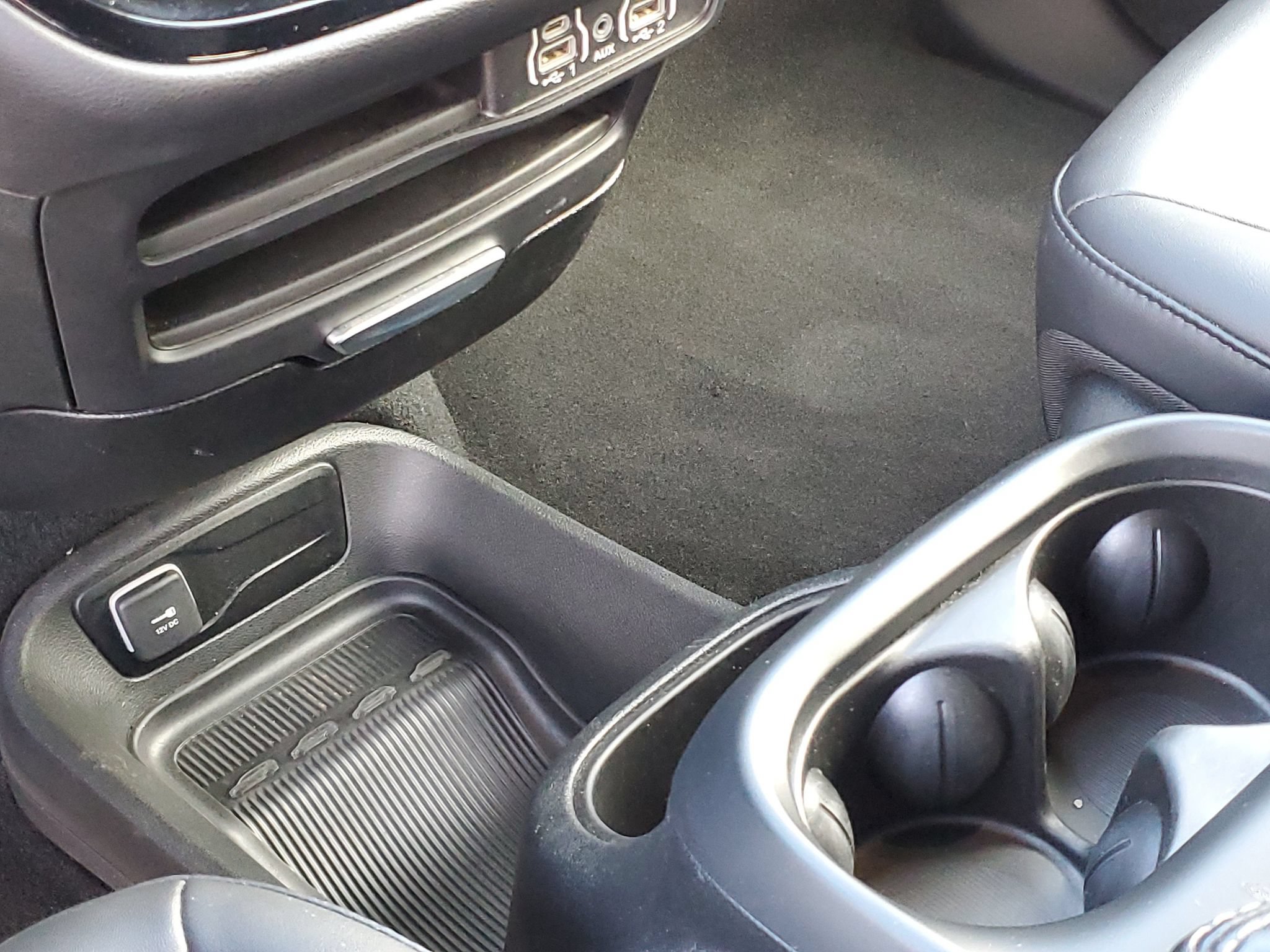 Used 2025 Chrysler Pacifica Select FWD image 19