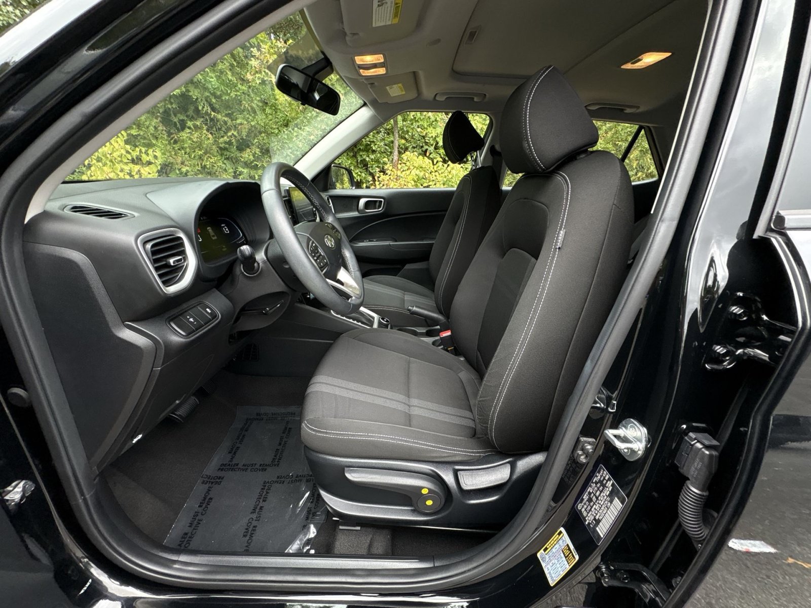 Certified 2023 Hyundai Venue SEL FWD image 13