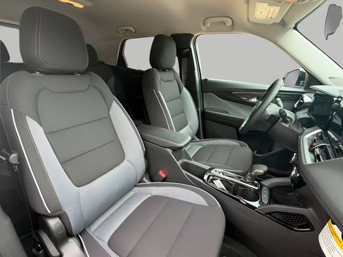 New 2026 Chevrolet TrailBlazer LT w/ Midnight Edition FWD image 9