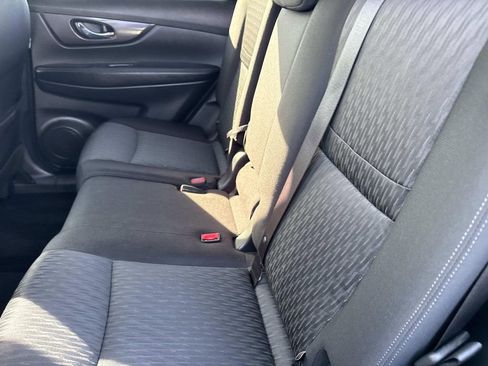 Certified 2019 Nissan Rogue SV image 15