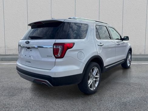 Used 2017 Ford Explorer Limited w/ Equipment Group 301A image 7