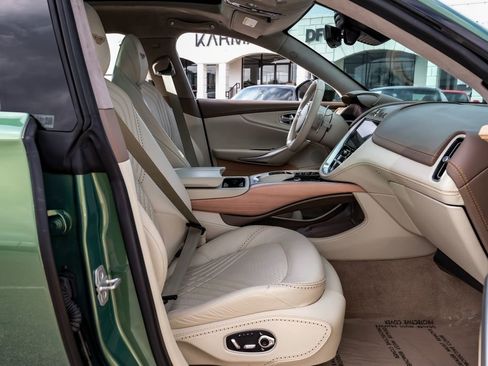 Used 2021 Aston Martin DBX image 42