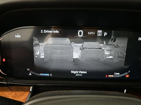 Used 2024 Jeep Grand Wagoneer Series III AWD/4WD image 29