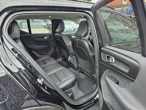 Certified 2024 Volvo XC40 B5 Plus w/ Protection Package Premier image 12