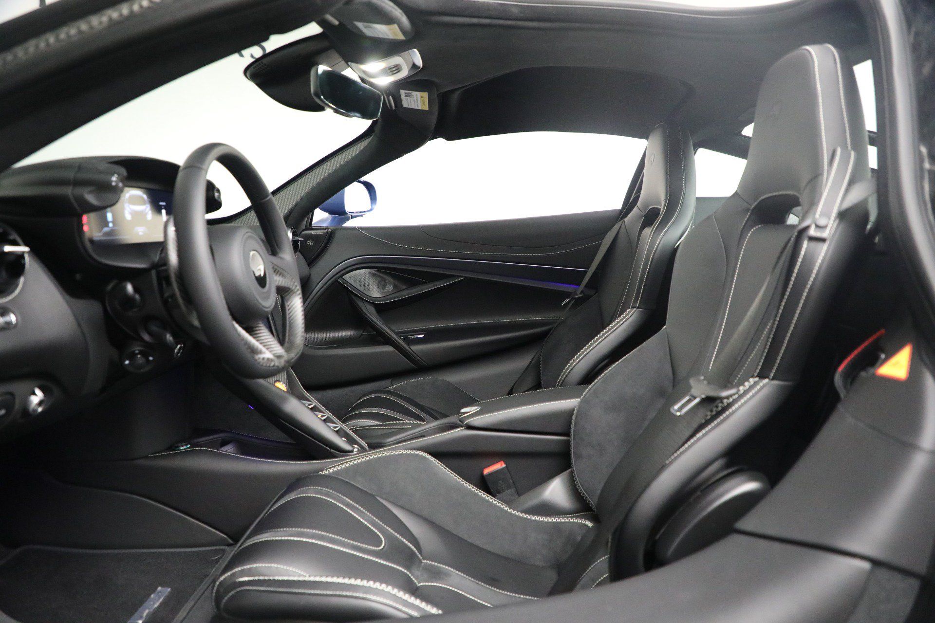 Used 2026 McLaren 750S RWD image 17
