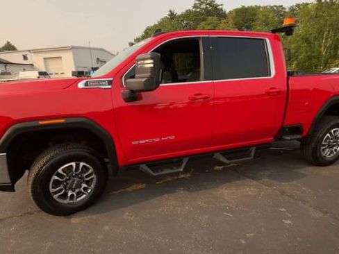 Certified 2022 GMC Sierra 3500 SLE w/ X31 Off-Road Package image 4