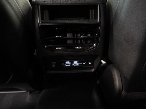 Used 2024 Jeep Grand Cherokee Limited w/ Black Appearance Package AWD/4WD image 30