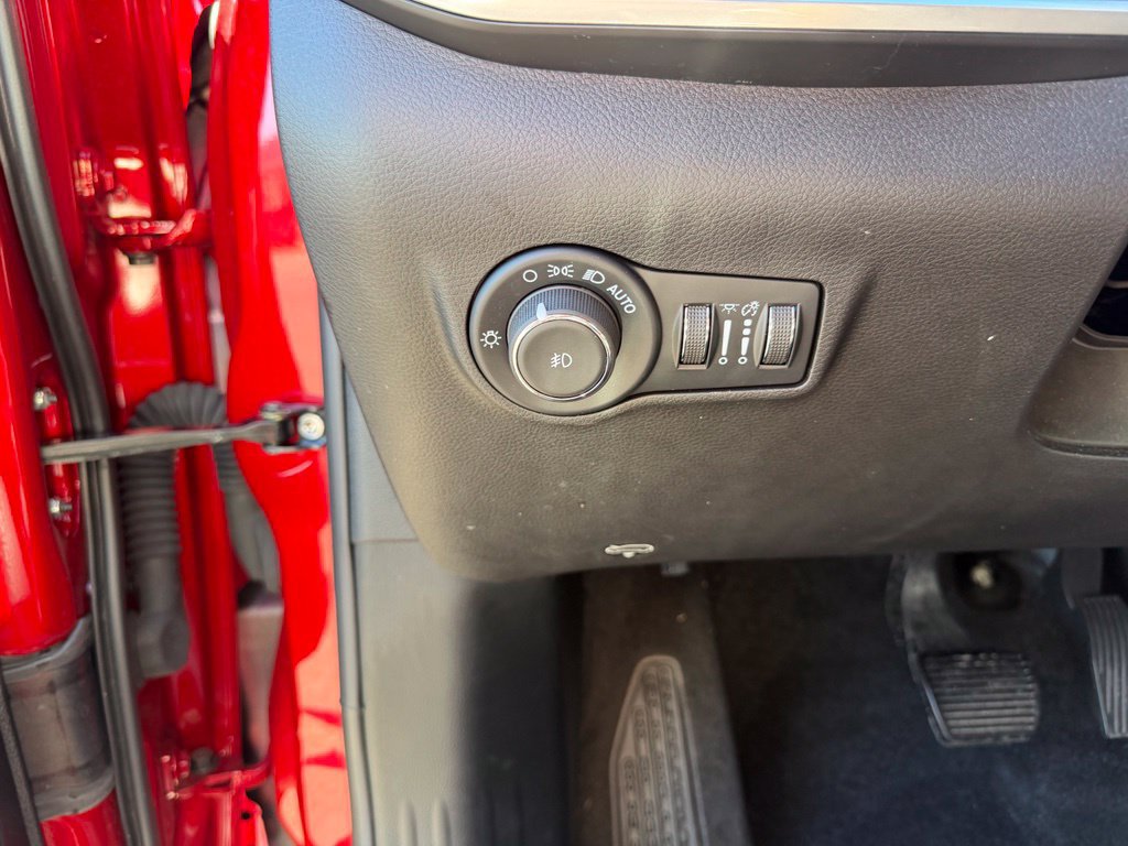 Used 2025 Jeep Compass Limited w/ Elite Group AWD/4WD image 17